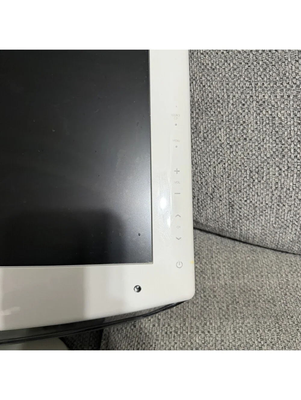 Samsung monitor powers